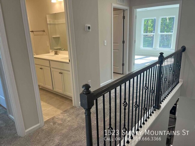 Building Photo - charming 3bed 3bath townhome in Durham