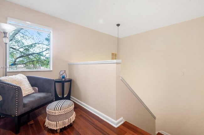 Building Photo - 4101 Bayview Dr