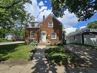 Building Photo - 15205 Maplewood Ave
