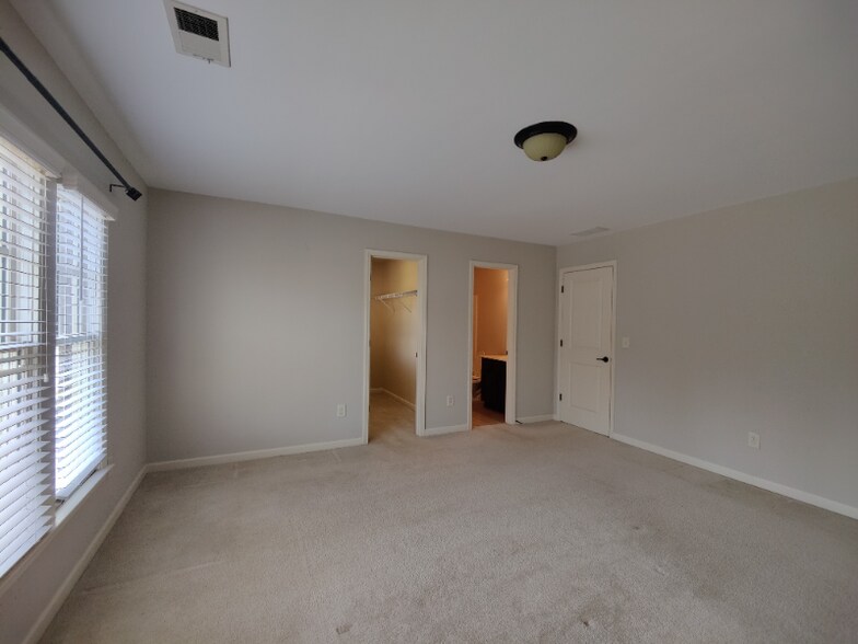 Building Photo - 1650 Bramble Bush Way