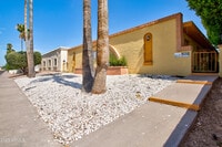 Building Photo - 7850 E Glenrosa Ave