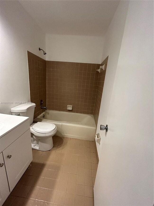 Building Photo - 6857 SW 36th Ct