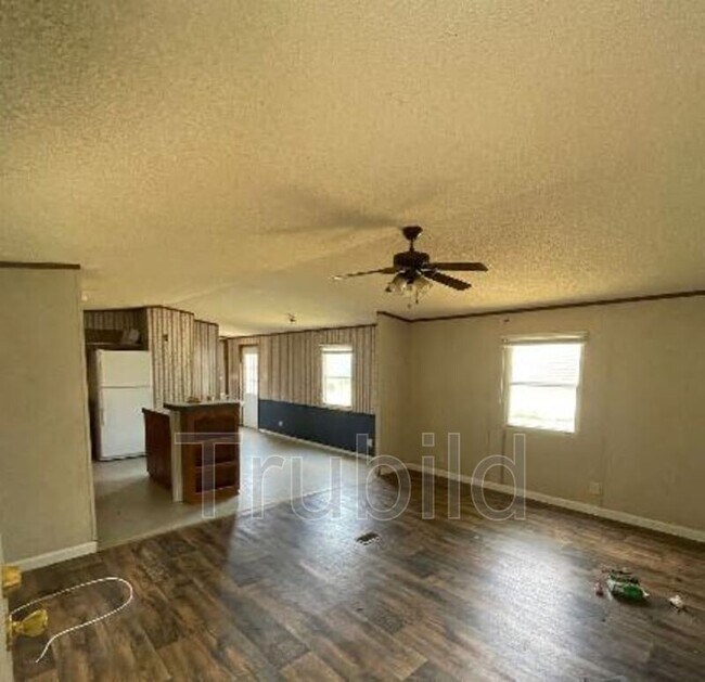 Building Photo - 618 Denson Ln NE