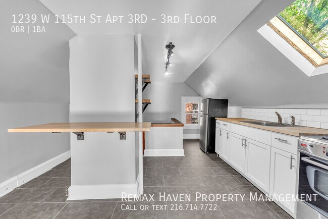Building Photo - 1239 W 115th St
