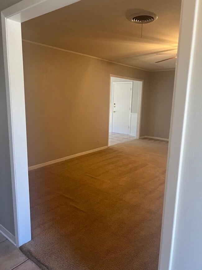 Building Photo - 2 Bedroom 1 Bathroom Georgetown Home