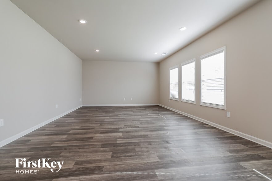 Building Photo - 281 Auburn Crossing Dr