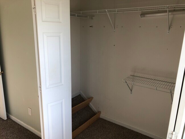 Building Photo - 4776 Cheshire Cir