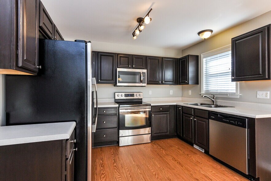 Building Photo - 616 Groveton Trail