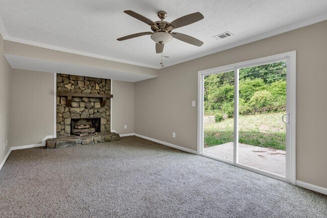 Building Photo - 8989 Teal Ln