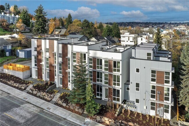 Building Photo - 3803 23rd Ave W