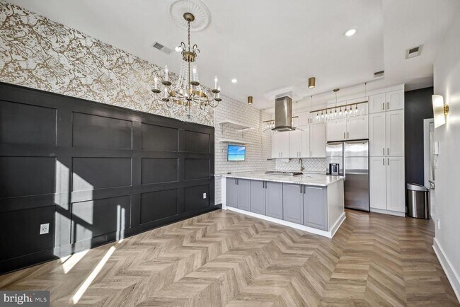 Building Photo - 2012 D St NE