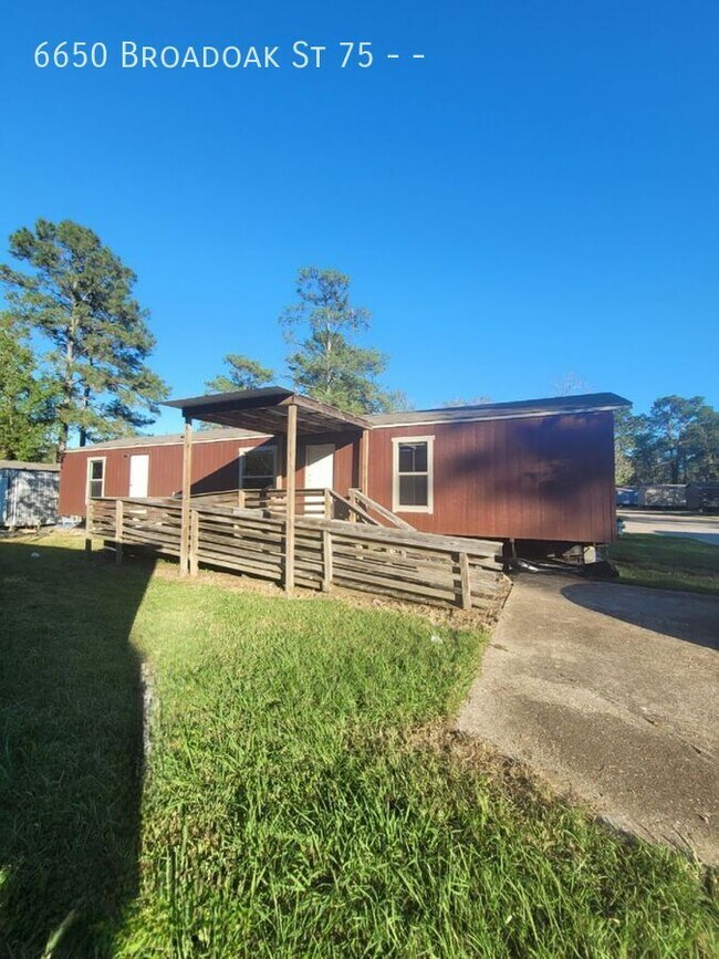 Building Photo - 6650 Broadoak St