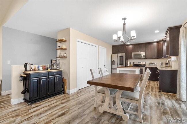 Building Photo - 2617 Lauren Lake Dr
