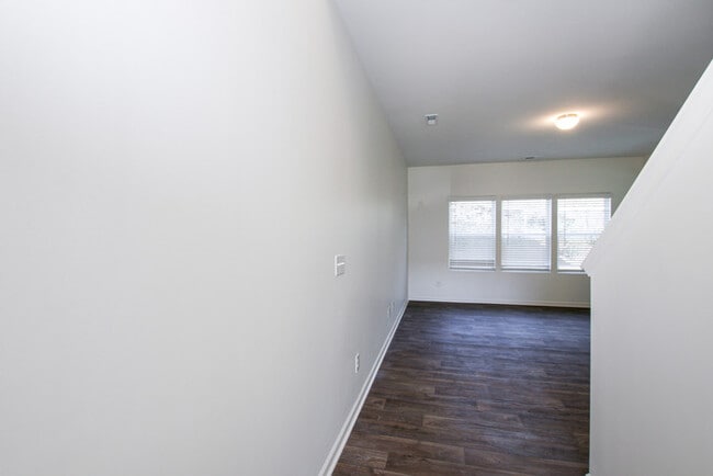 Building Photo - 3BD/2.5 Bath Townhome in Midland Wyntree C...