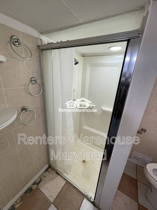 Building Photo - 2125 Cliftwood Ave