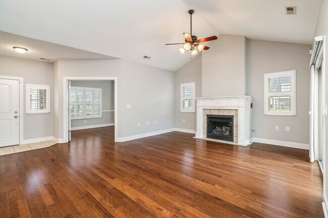 Building Photo - 4935 Willow Bluff Cir