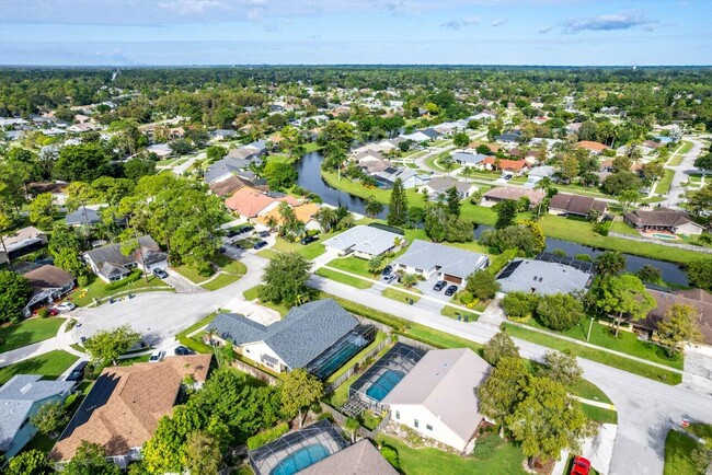 Building Photo - 13471 Barberry Dr