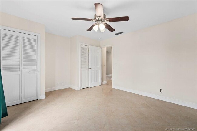 Building Photo - 3281 SW Bobalink Way