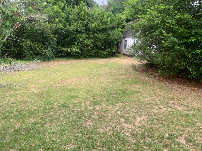 Building Photo - 2916 Walden Dr