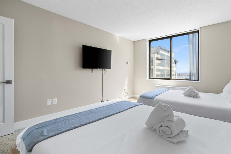 Building Photo - 1201 S Bell St