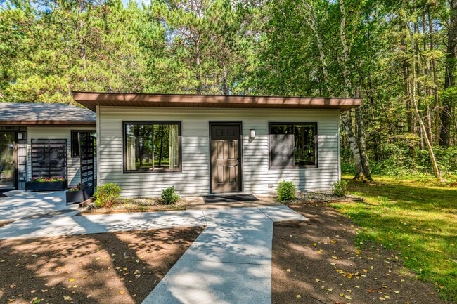 Building Photo - 1241 Birchmont Beach Rd NE