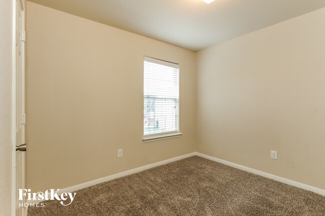 Building Photo - 11227 Pecan Canyon