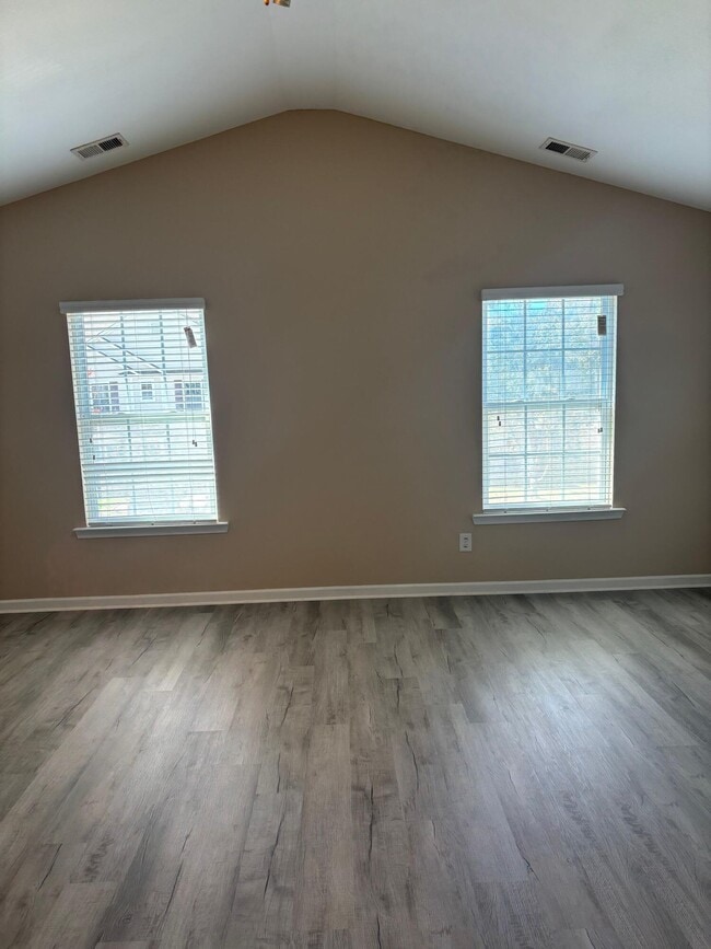 Building Photo - 1825 Polaris Dr