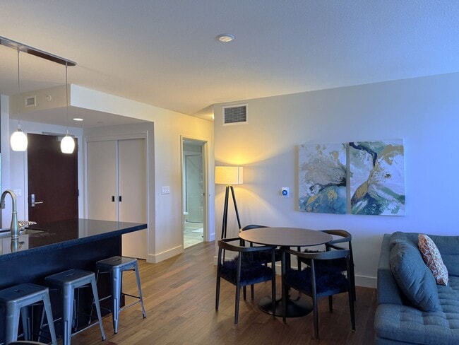 Building Photo - Waihonua - Two Bedroom, Two Bath, One Park...