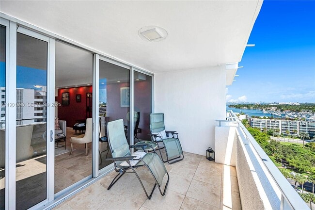 Building Photo - 11 Island Ave