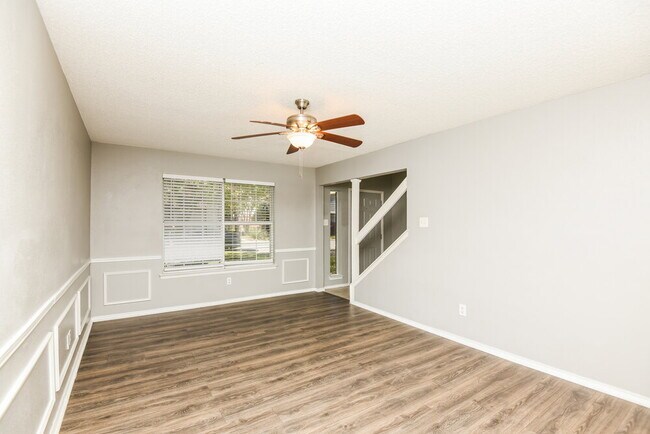 Building Photo - 6804 Brookdale Dr