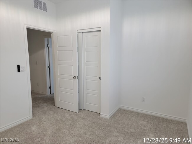 Building Photo - 2866 Gunnery Frg St