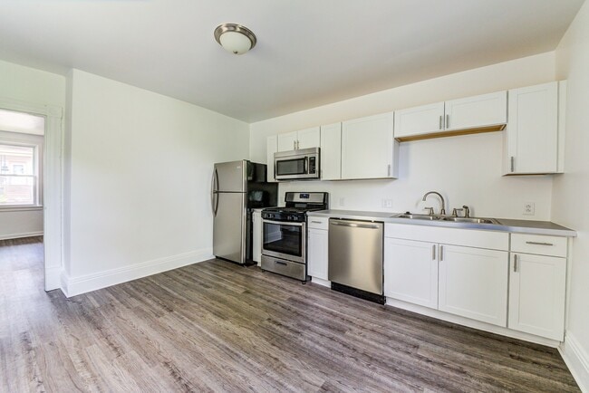 Building Photo - 20 Sylvania Ave