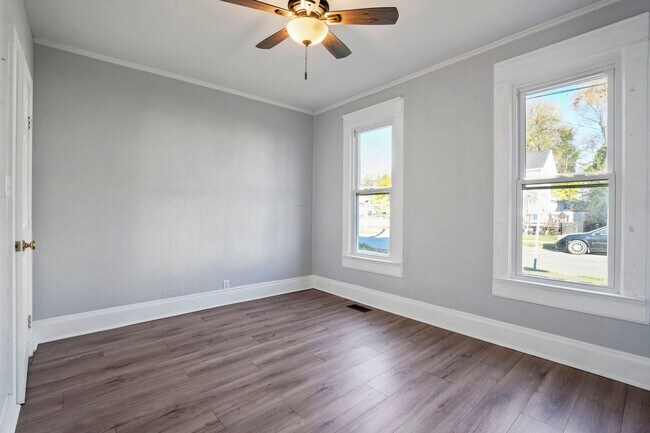 Building Photo - AVAILABLE IN DECEMBER