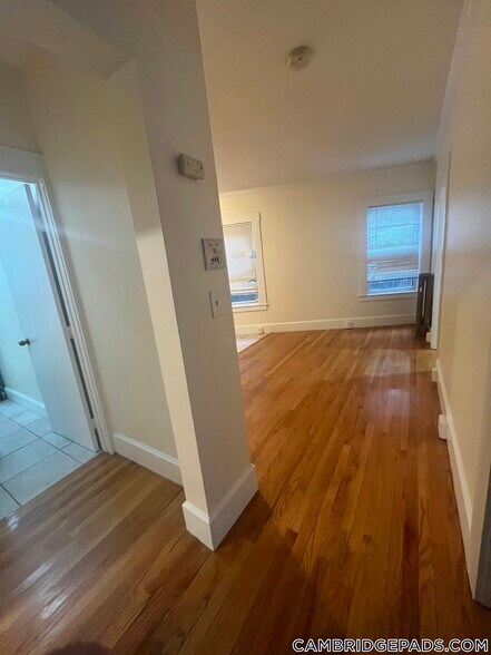 Building Photo - 27 Forest St