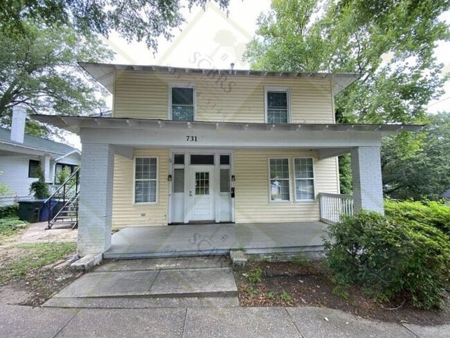 Primary Photo - Spacious 6 Bedroom, 3 Bathroom Home Near U...