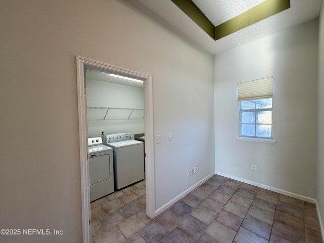 Building Photo - 1228 Loch Tanna Loop