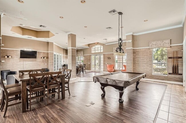 Building Photo - 7001 Interbay Blvd