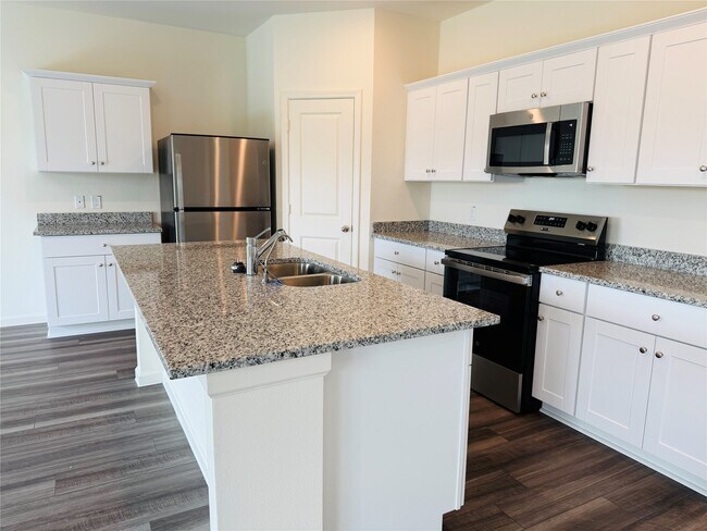 Building Photo - 7824 Blue Star Flower Ln