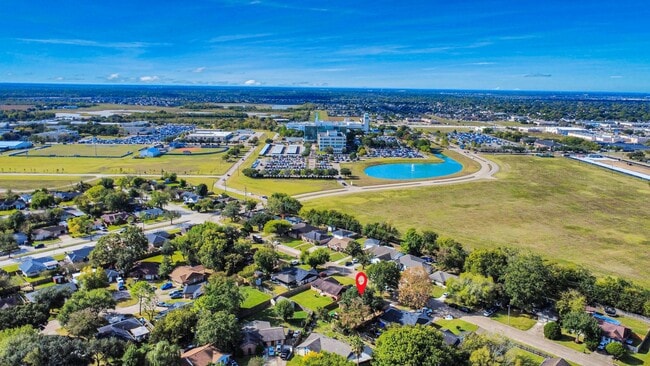 Building Photo - 11915 Binghamton Dr