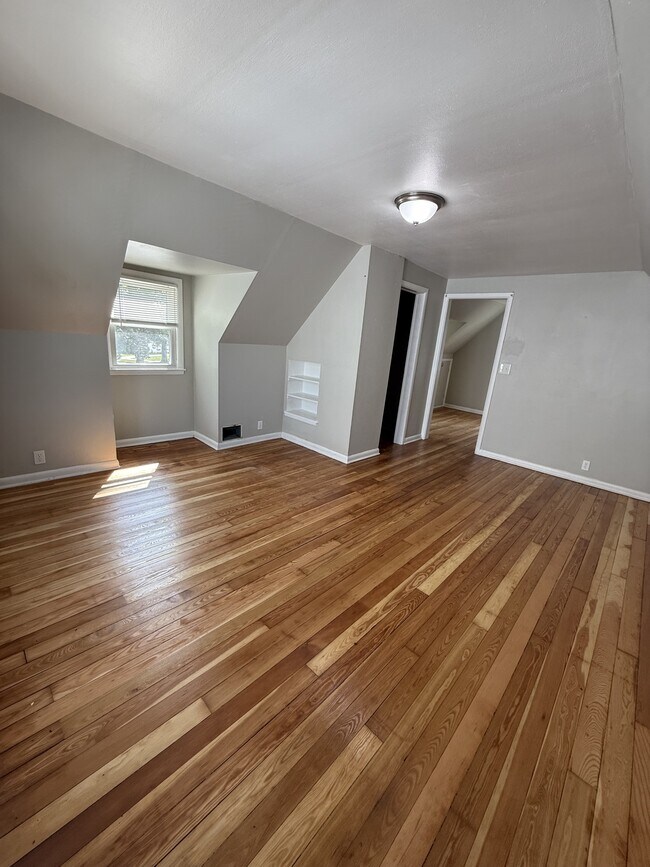 Building Photo - 3909 N 70th St