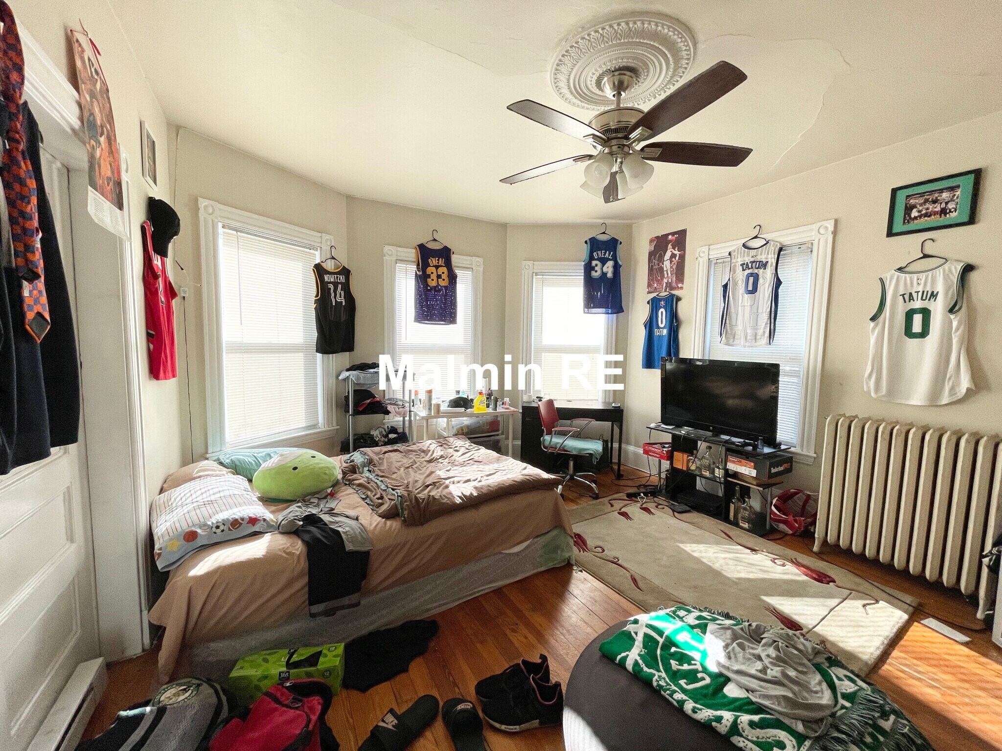 Building Photo - 89 Hillside St