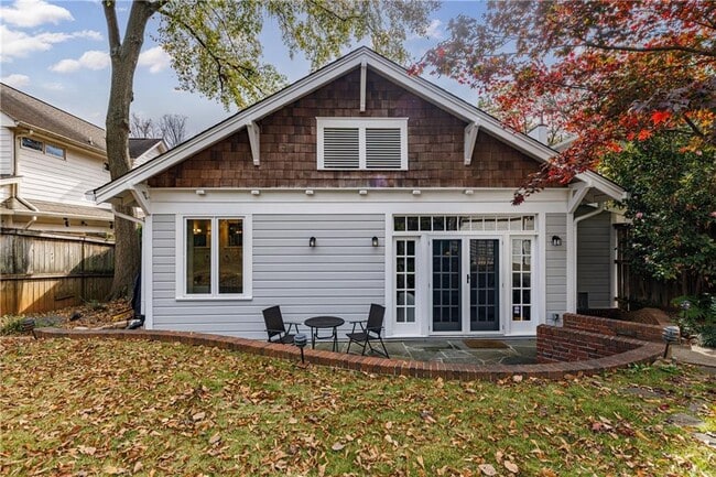 Building Photo - 654 Cresthill Ave NE