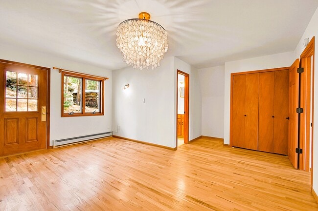 Building Photo - 28195 Cragmont Dr