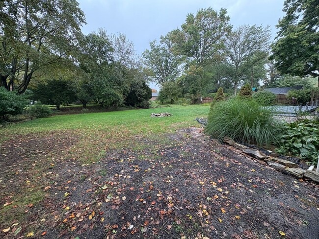 Building Photo - 4 Bedroom Single Family Home Available in ...