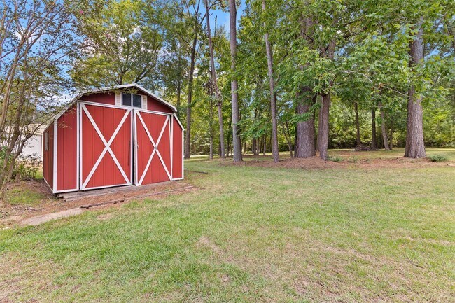Building Photo - 13750 Cedar Hill Rd