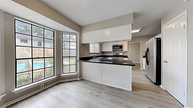 Building Photo - 3322 Whispering Way Dr