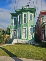 Building Photo - 4223 Prytania St