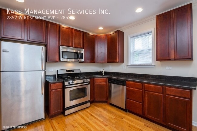 Primary Photo - 2852 W Rosemont Ave