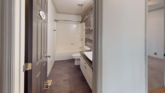 Building Photo - 107 Nimitz Cir