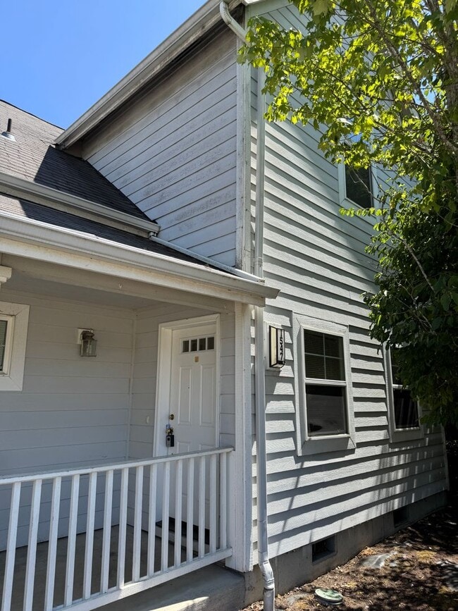 Building Photo - 1547 Lincoln St